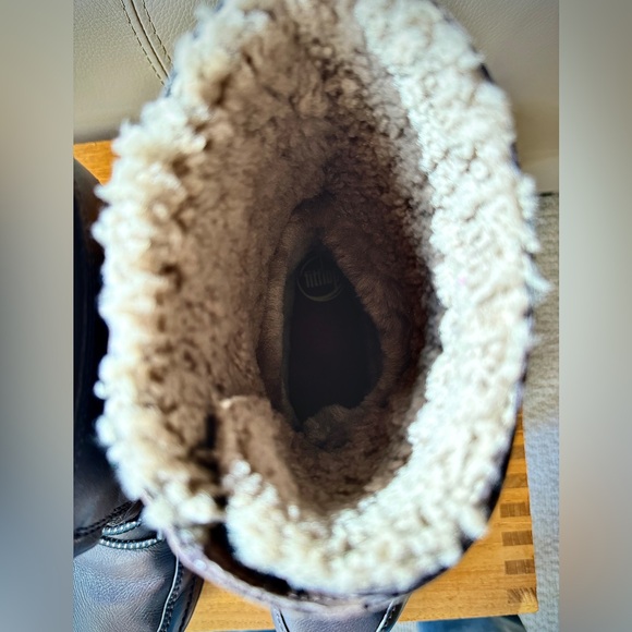 FITFLOP Leather Shearling-lined Winter boots! Size 40/10 - Picture 5 of 9